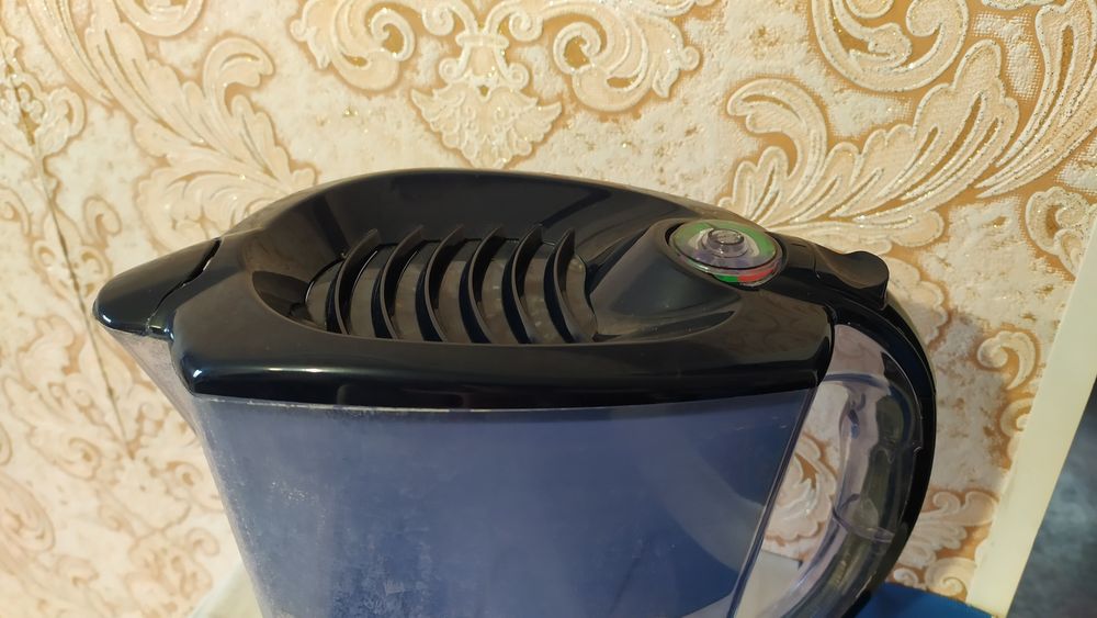 Продаётся фильтр-кувшин Аквафор 1,5 литра.