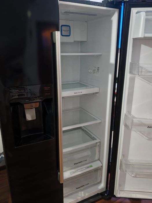 Vând Frigider Daewoo