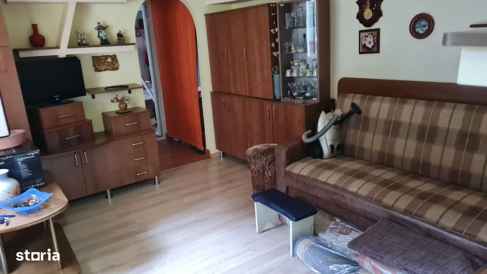 Apartament 2 camere decomandat,et.1 ,zona Marasesti — fotografia 1