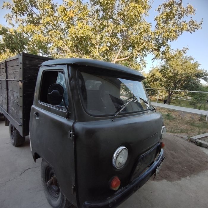 Uvaz. Kuzuflik yuk mashina