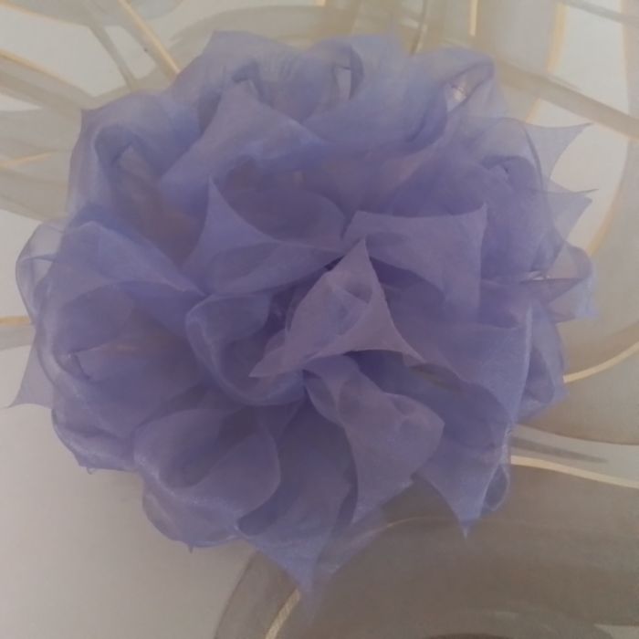 Красивый, нарядный, праздничный бант.