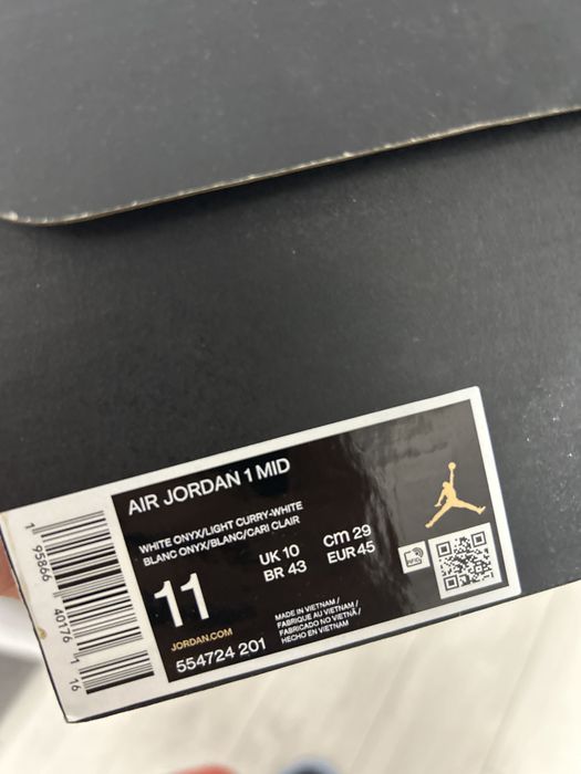 Adidasi Air Jordan 1 Mid Light Curry