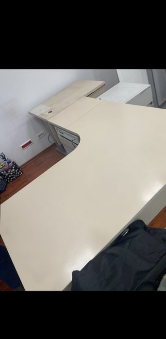 Vand birou (4 bucati disponibile)