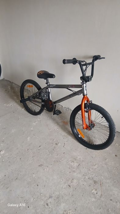 Bicicleta BMX roti pe 20
