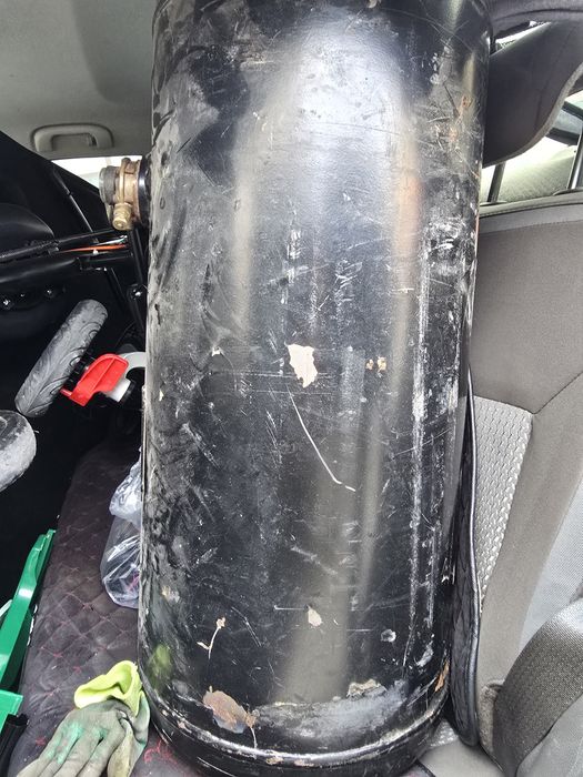 Газ балон сатылады 90л