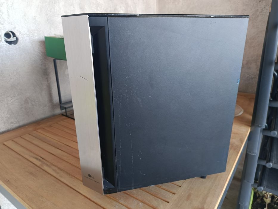 Буфер на LG за домашно кино.