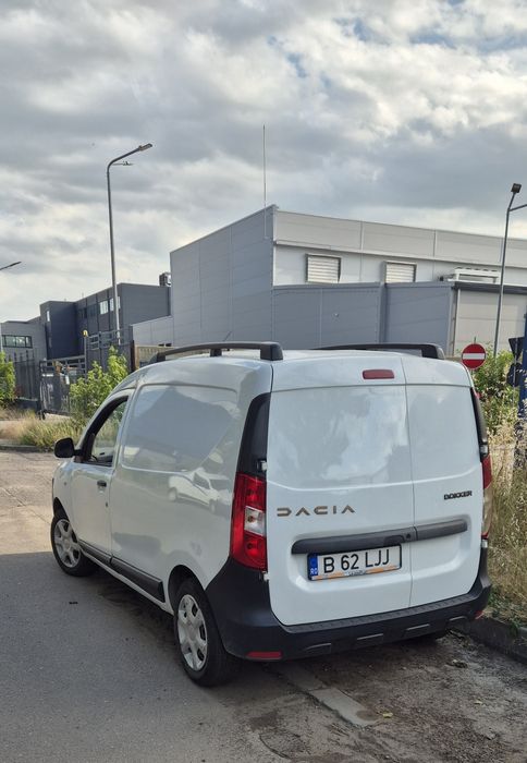 Patru bucati Dacia doker 1,5 dci a/c tva