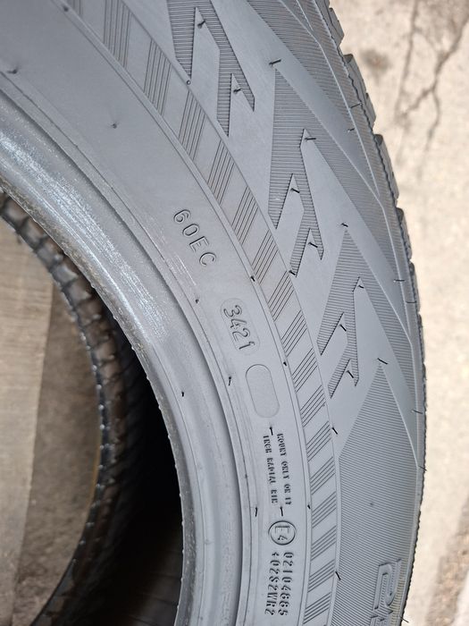 2бр. Джипови 235/65/17 Nokian WR SUV 4