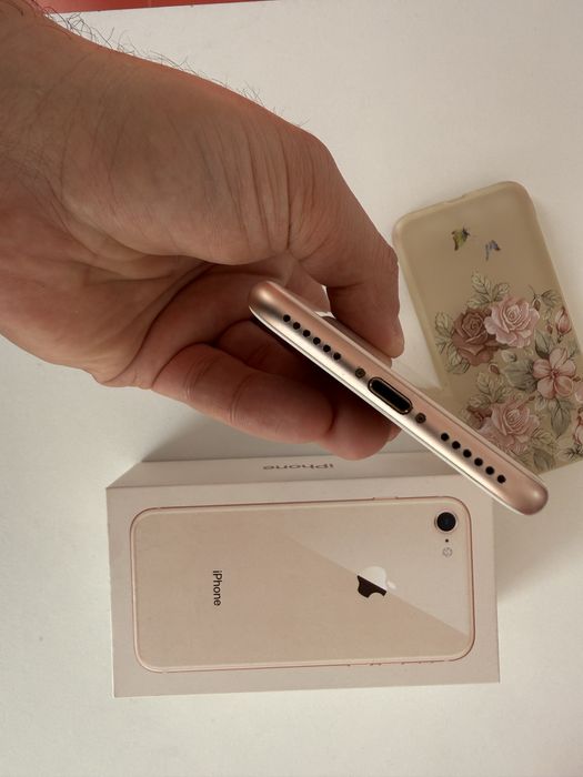 Iphone 8 / baterie 100%/ rosegold