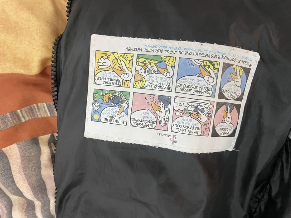 Vesta moncler aproape noua