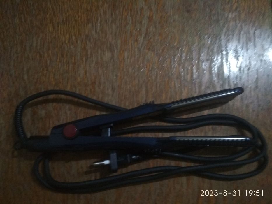 Новый утюжок для волос ( не пользовались)