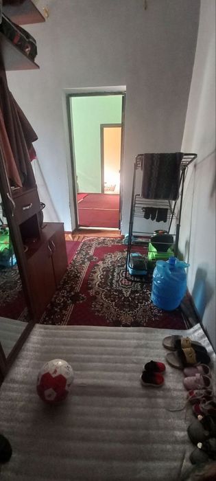 Oydin bozorcha qarshisida Kamolot uyi sotiladi