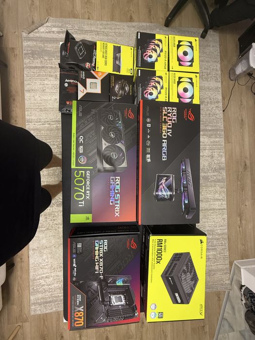 Calculator Gaming, ryzen 7 9800 3dx, 5070 ti rog, 32 gb Ram, 2 Tb SSd