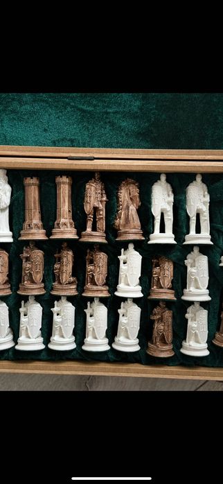 Set de șah unic. Lemn lucrat manual.
