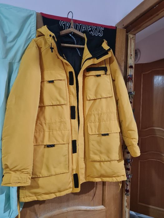 Продаётся мужская куртка, размер 48