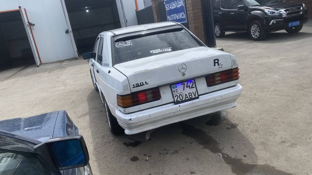 Мерседес 190 w201