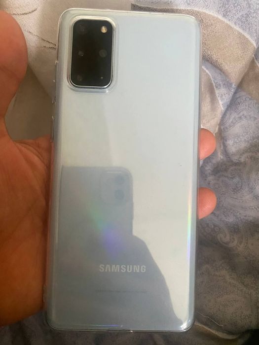 Samsung galaxy s20 + 5g  xotira 12/256 ochilmagan qirilmagan tinniq