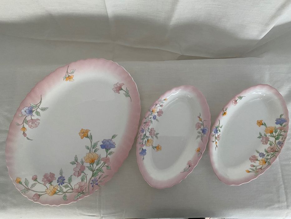 Набор овальных тарелок