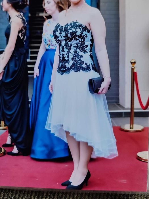 Абитуриентска рокля