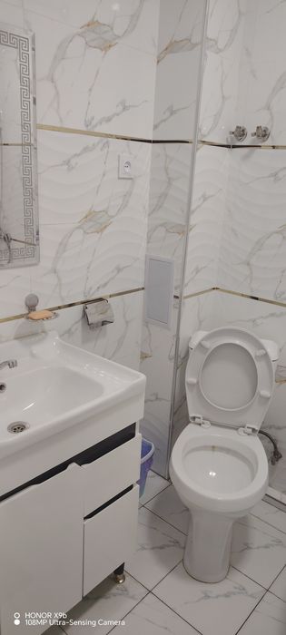 Сдаётся в аренду 2х комнатный квартира 1 этаж Азиз Базар