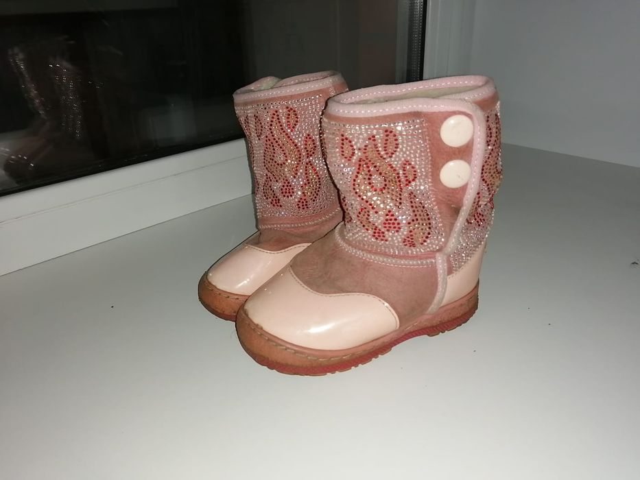 Продам детскую обувь