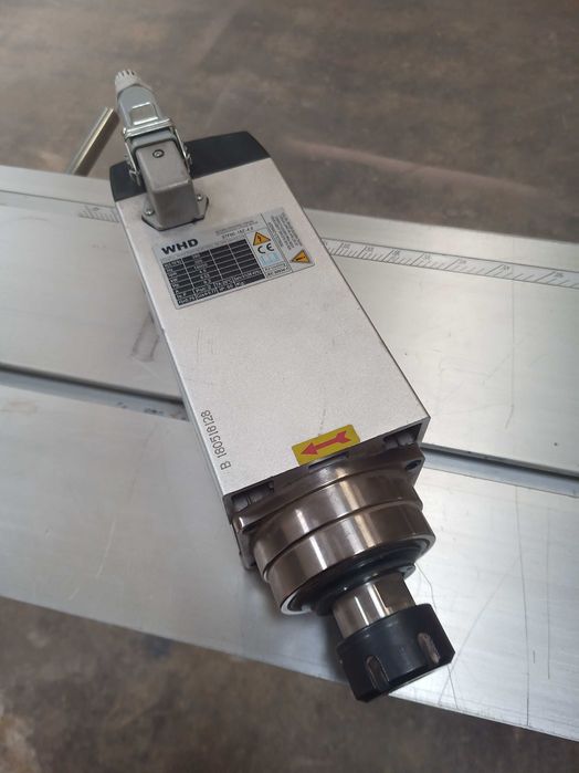 Motor CNC  Perfect pentru gravura, debitare/frezare lemn, piatra, metale