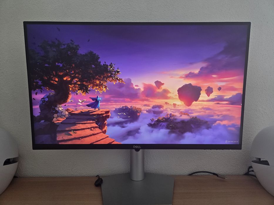 Dell S2722DZ - 27 инчов уникален монитор с вградена камера и високогов