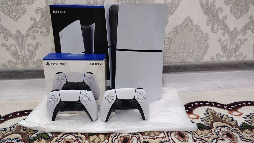 Playstation 5 slim 1 Тб как новый 2 джойстик топ игры есть