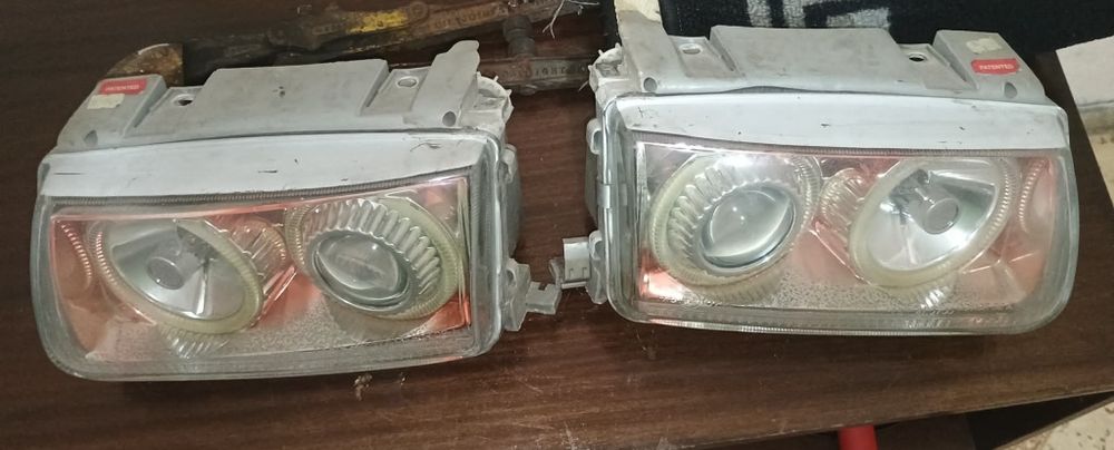 Продават се фарове за поло