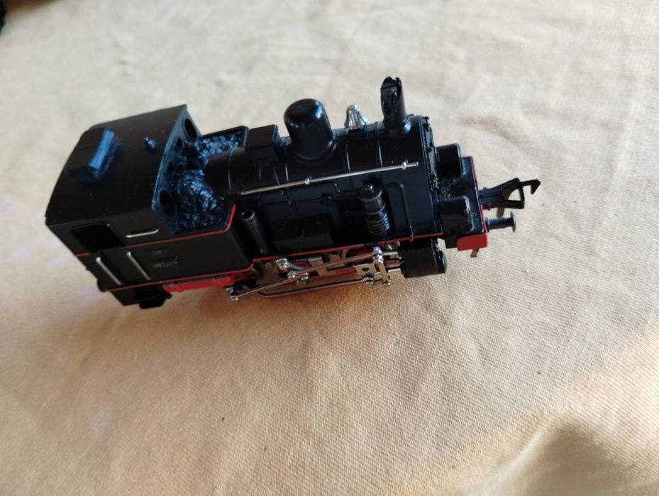 Macheta locomotive cu vagoane