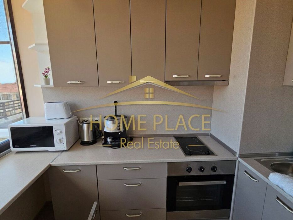 Тристаен просторен апартамент в затворен комплекс