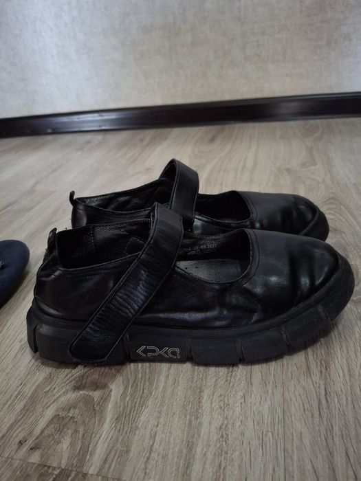 отдам обувь за 1500 тенге