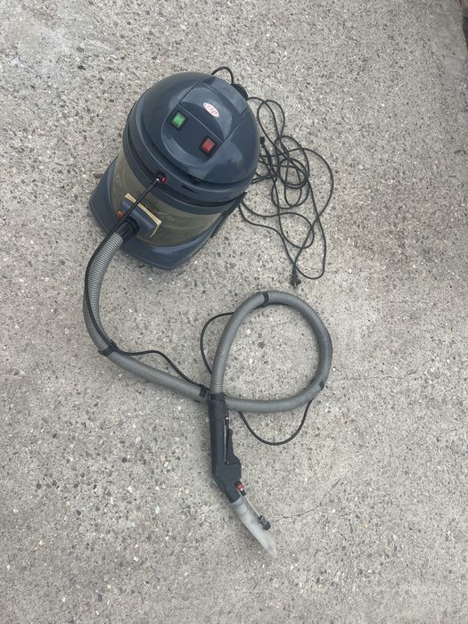 Aspirator Curațator Tapițerie covoare IDRO ZIp
