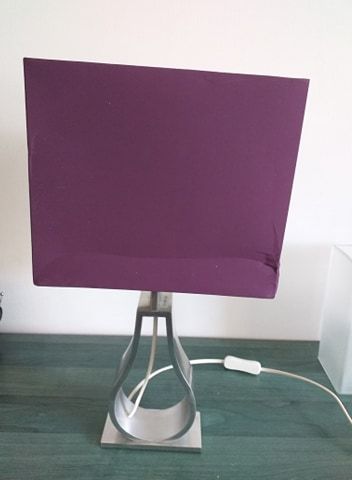 Veioza cu suport metalic