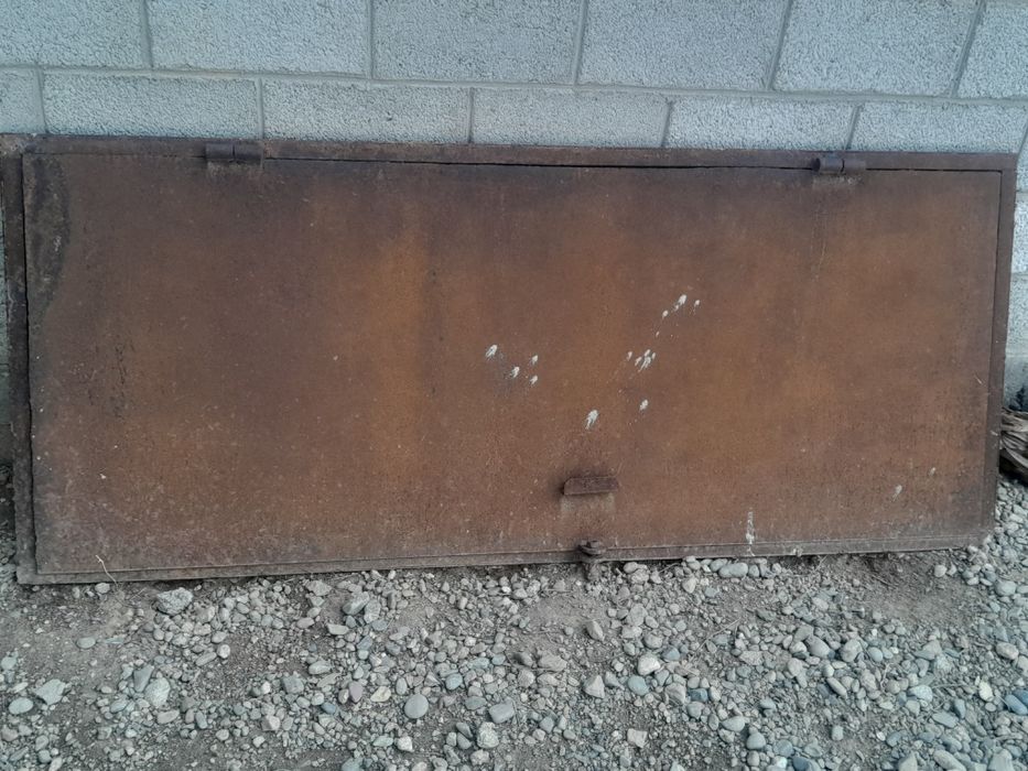 Двери железные...