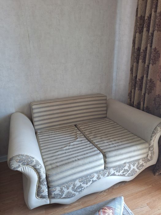 Срочно продам диван