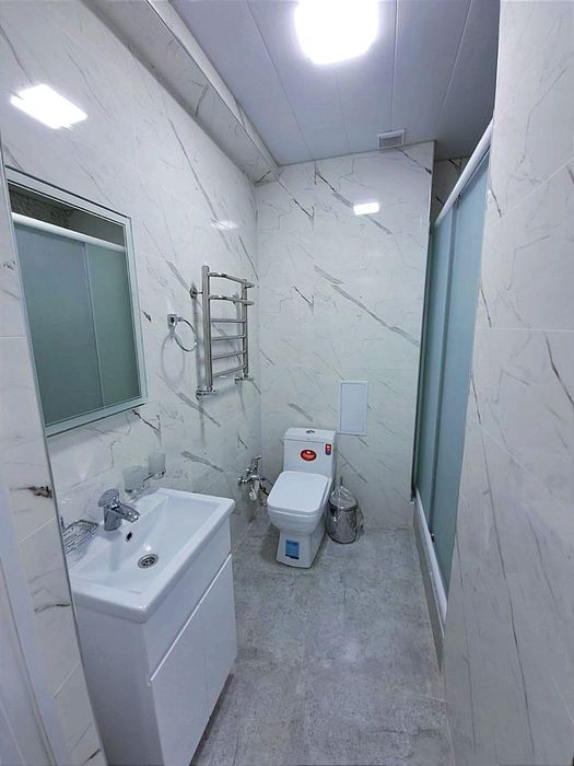 Беруний метро олдидаги квартирага шерикликка кизлар оламан