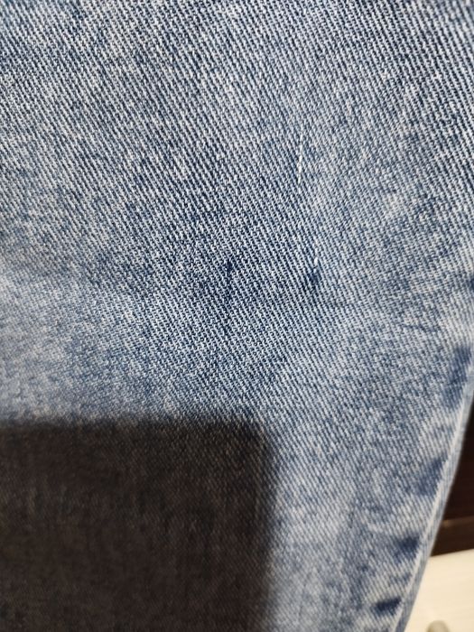 Продавам дънки ,