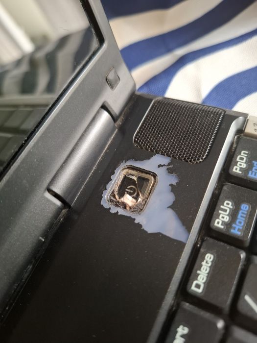 Продавам два лаптопа Toshiba Satellite A200 и  MSI. Работещи за части