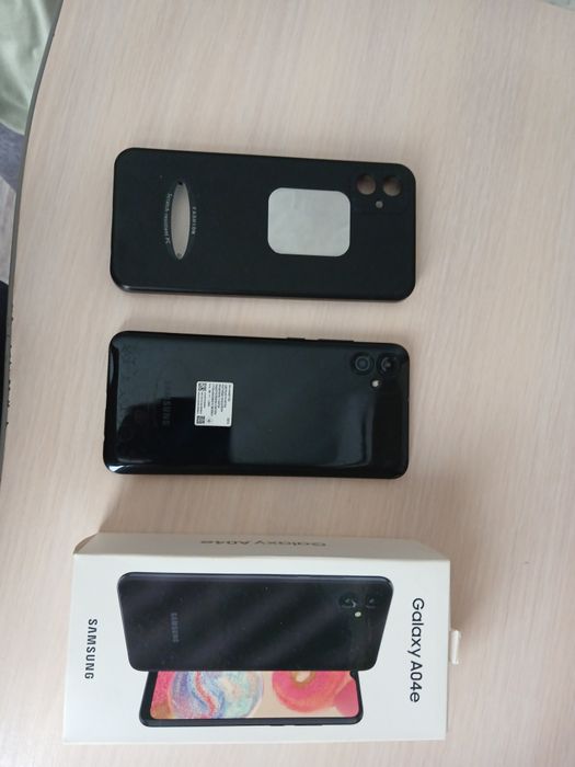 Продам телефон самсунг А04е