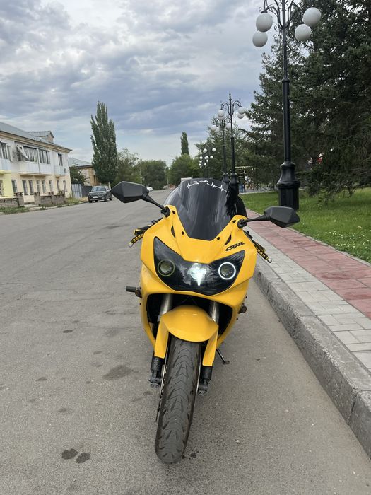 Мотоцикл honda cbr929RR FIREBLADE