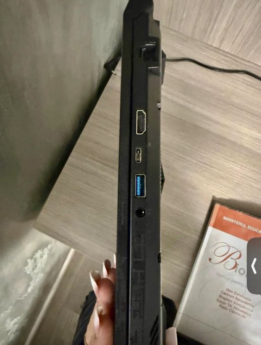 Laptop Gaming MSI Katana 17