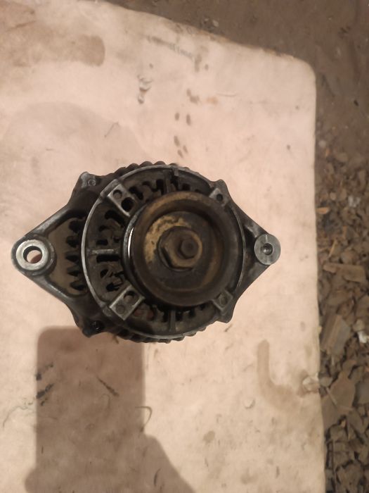 Продам генератор Сузуки Витара