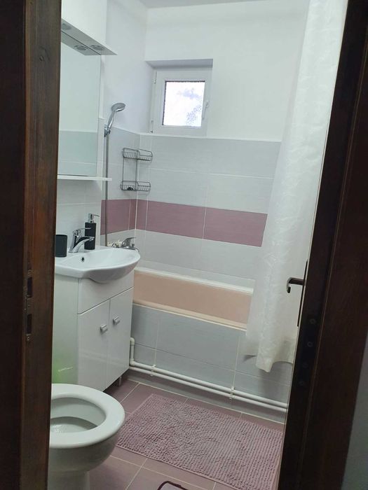 Apartament 3 camere de inchiriat