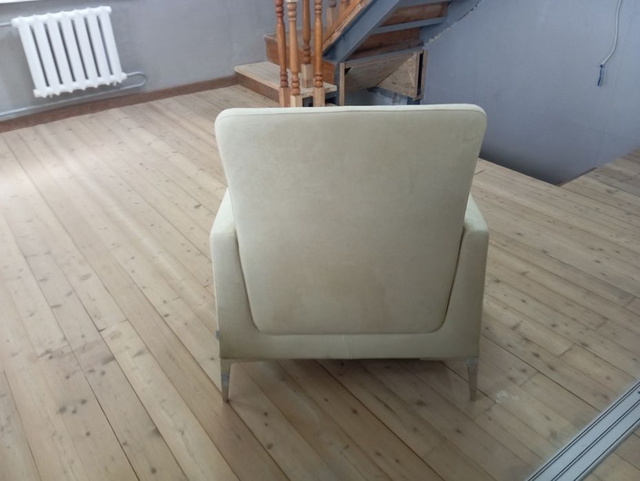 Продам кресла кожаные есть 3 шт