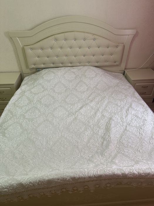 Продам спальный гарнитур