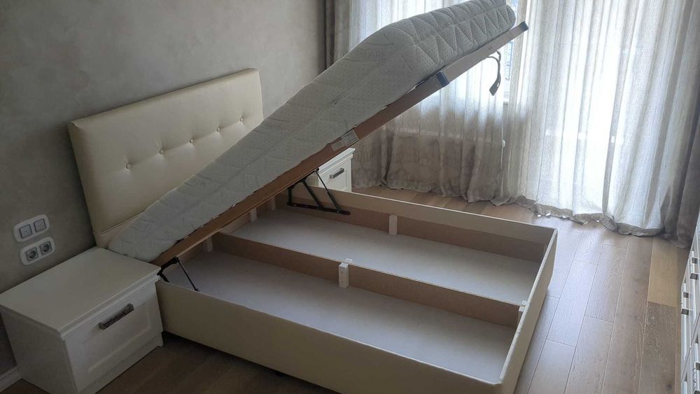 Спалня Тед в перфектно състояние+ матрак 140/200 Тед