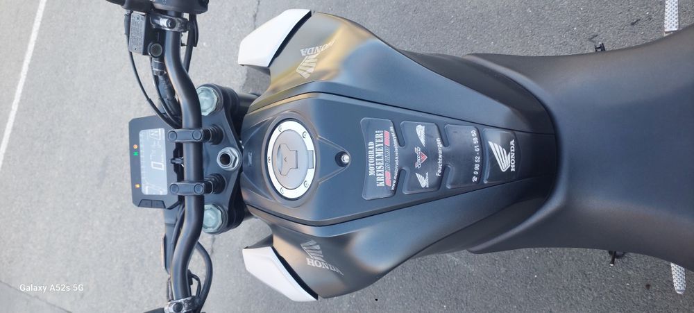 Vând Honda CB125R Neo an2020