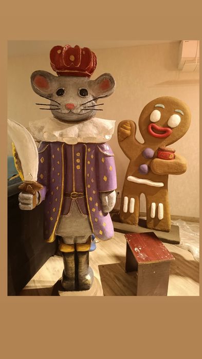 Новогодние большие фигуры ручной работы.