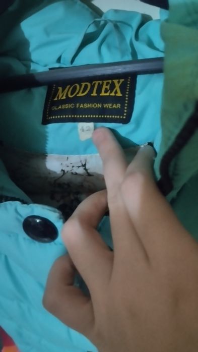 Продам куртки женские